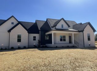 104 Aplin Branch Rd, Cottontown, TN 37048