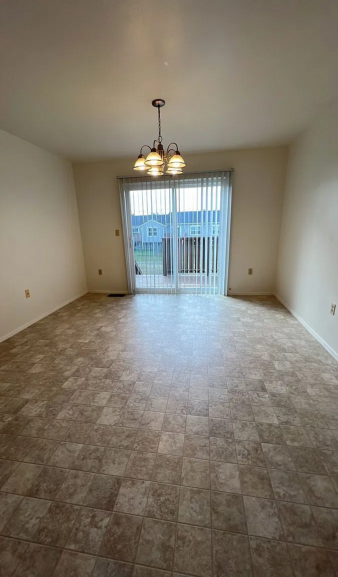 2 bed, 1.5 bath, 1066 sqft, $1,509 — Photo 4