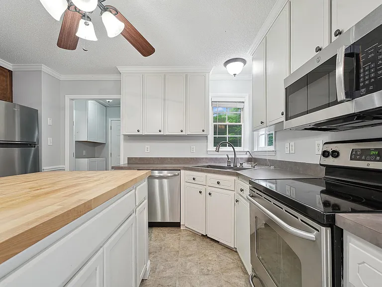 223 Wintergreen Dr — Photo 13