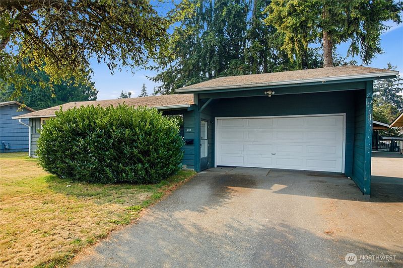 3rd image of 608 24th Street SE