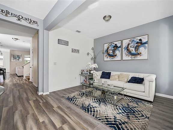 3rd image of 3107 Stonegate Dr