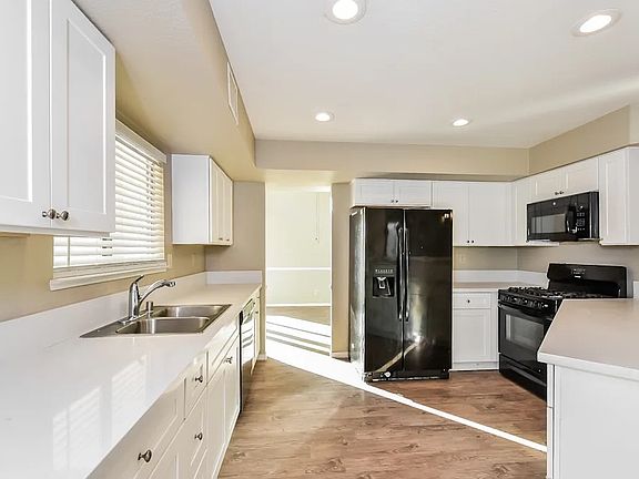 5th image of 3324 Beach Port Dr