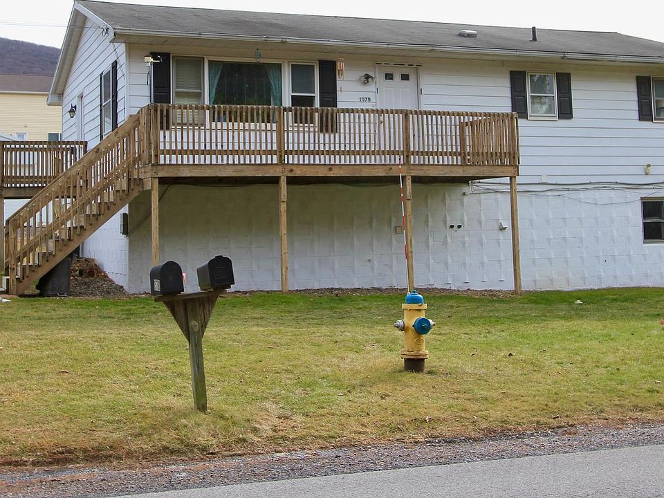 2nd image of 157 1st Ave