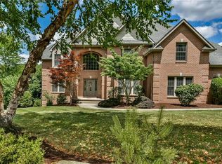 215 Rolling Hills Dr, Wexford, PA