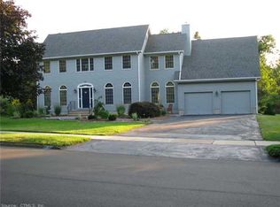 17 Bridlewood Rd, South Windsor, CT 06074