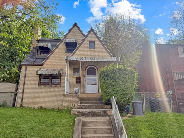 915 Liberty St, Mc Kees Rocks, PA 15136