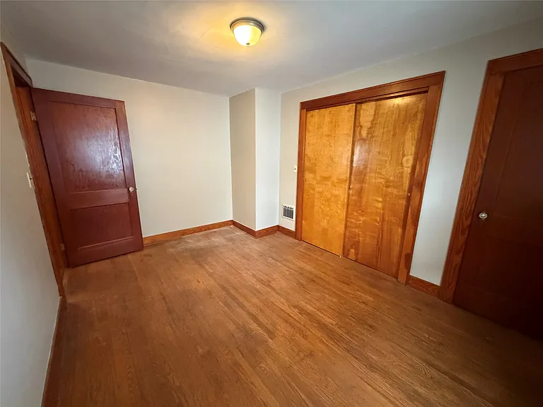 4250 Harding Dr — Photo 10