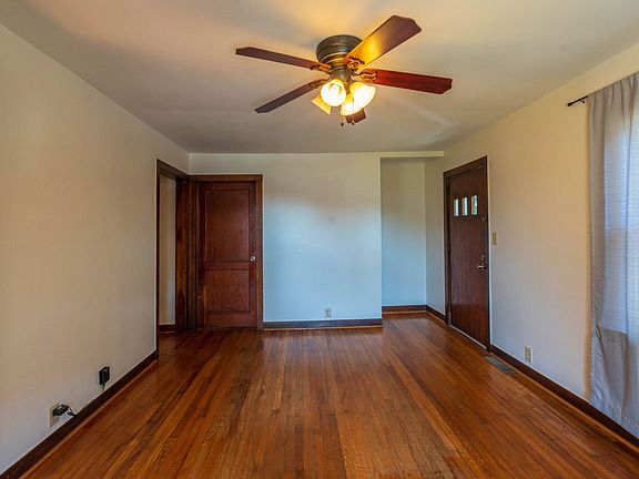 4th image of 1217 Meadowview Ave
