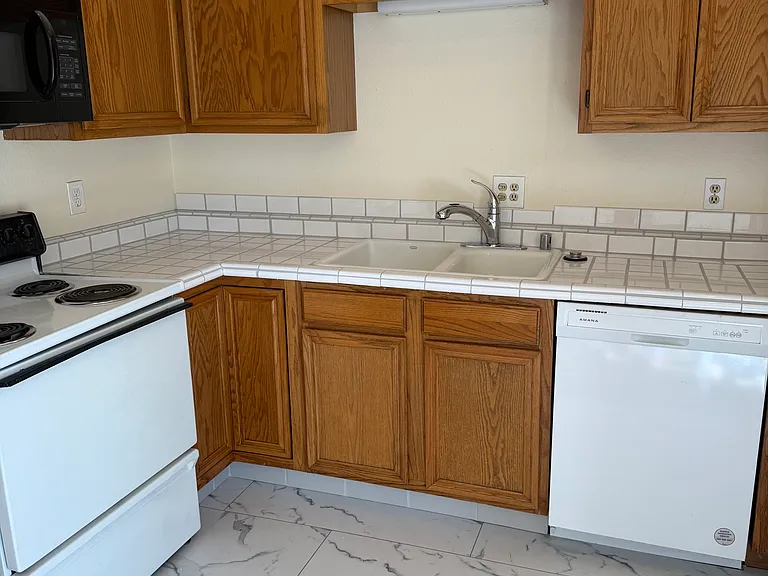3275 Sandra Dr — Photo 7