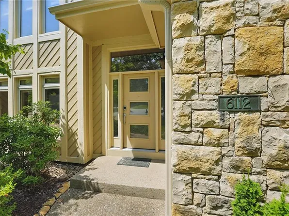 6112 N Mattox Rd, Kansas City, MO 64151