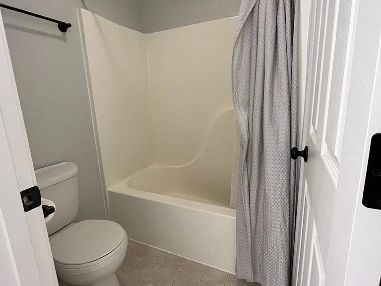 7413 Meadow St #4G — Photo 8