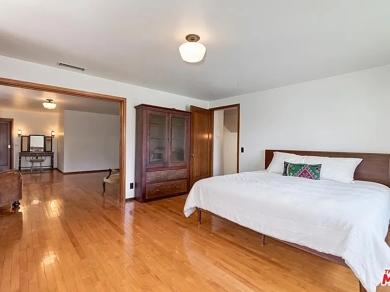 515 N Kenter Ave — Photo 12