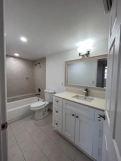 1 bed, 810 sqft, $2,000 — Photo 2