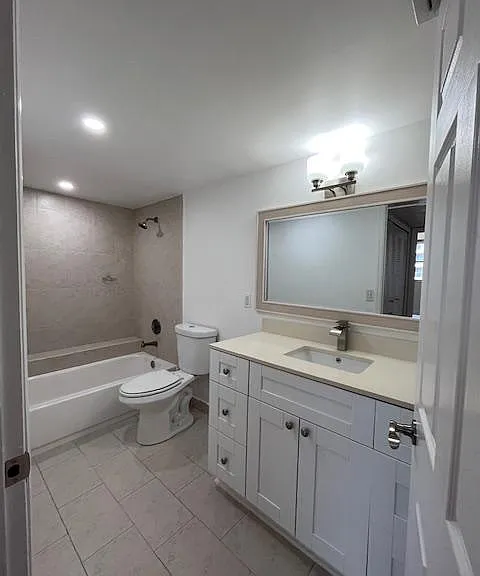 8235 Lake Dr #401 — Photo 3