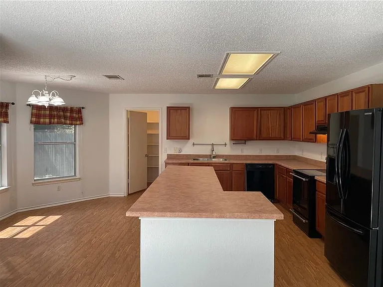 713 Catumet Dr — Photo 10