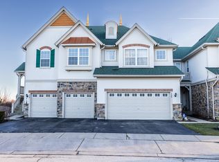 320 Bay Tree Cir, Vernon Hills, IL 60061