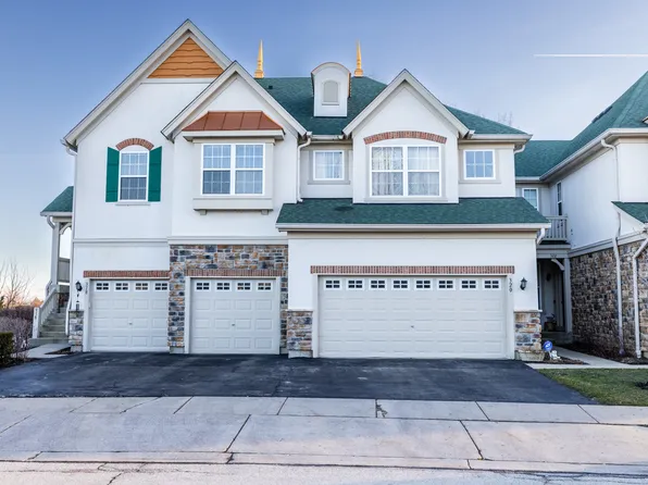 320 Bay Tree Cir, Vernon Hills, IL 60061
