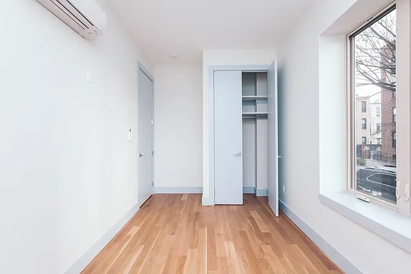 Rented by Nooklyn NYC LLC | media 27