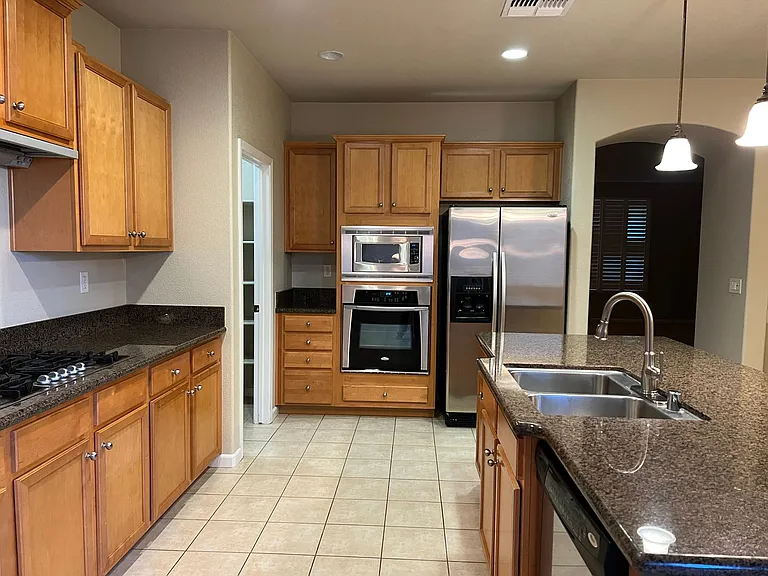 2338 Dunsley Cir — Photo 8