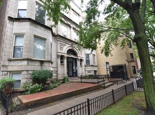 652 W Roscoe St APT 104, Chicago, IL 60657