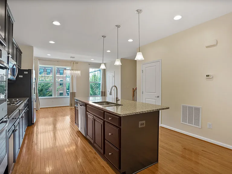 43393 Charitable St — Photo 8