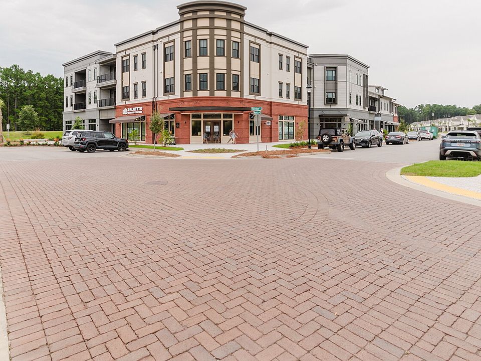 1st image of 25 Minetta Ln #209