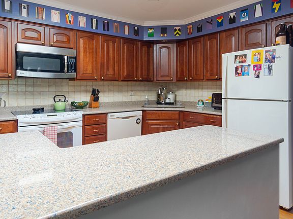 3rd image of 1234 Elmwood Ave APT 4D