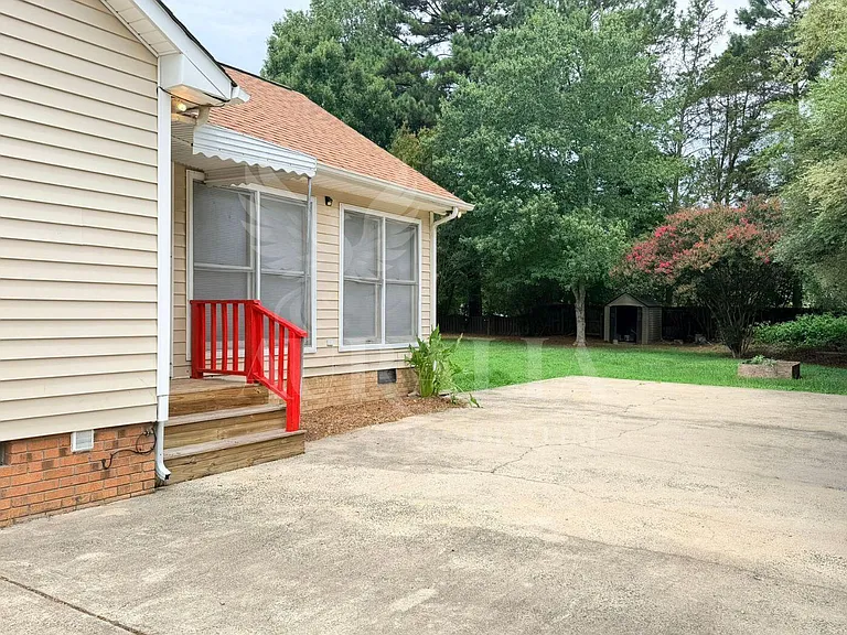 1408 Imperial Dr — Photo 15