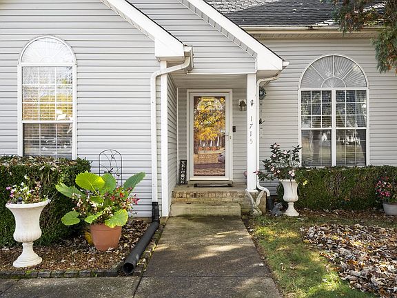 4th image of 1715 Broadripple Dr