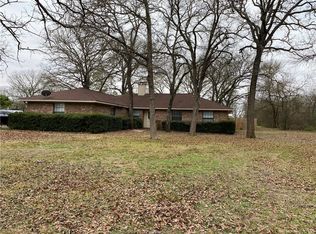 8690 Windsong Dr, Hearne, TX 77859