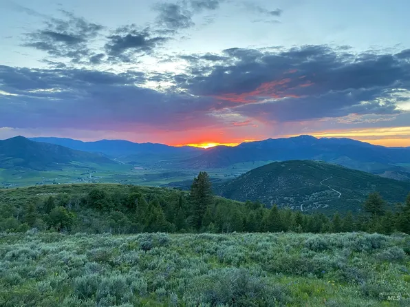 20 Thundermountain Rd, Lava Hot Springs, ID 83246