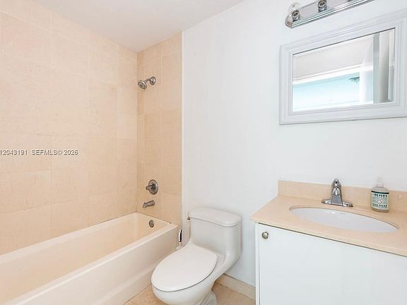 4th image of 60 SW 13th St APT 1416