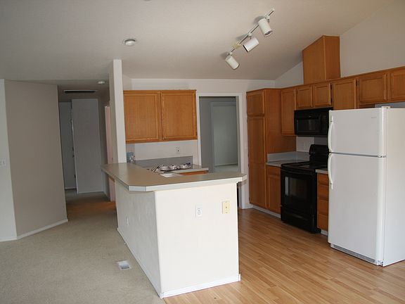 5th image of 13606 NE 6th Ave