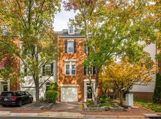5016 Grimm Dr, Alexandria, VA 22304