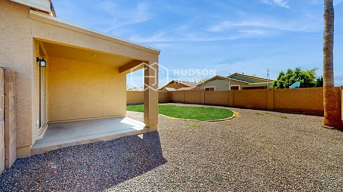 7429 W Saint Catherine Ave — Photo 24