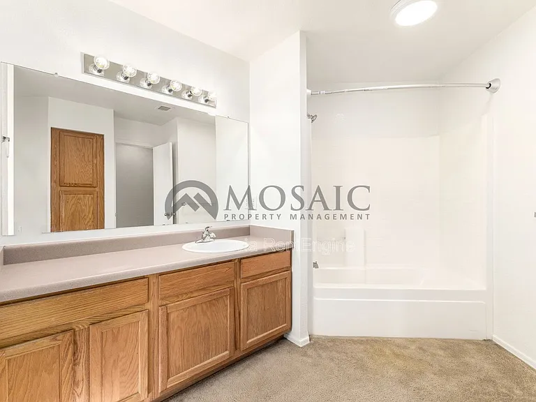 280 S Elizabeth Way #27 — Photo 23
