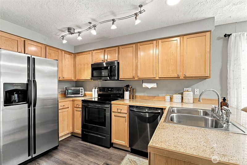 5th image of 3409 156th Street SW #A
