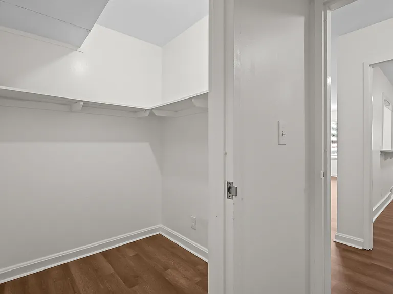 557 Kell Rd — Photo 15