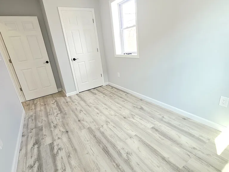 326 Sutton St #1A — Photo 6