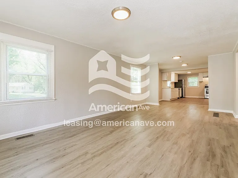 1062685_005_wm_-_living_room_12891765.jpg