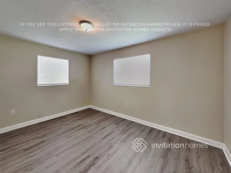 2401 Jamaica Dr — Photo 14