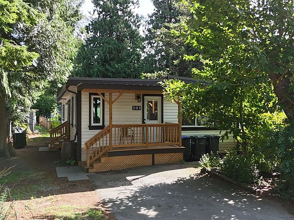 3rd image of 1830 Mamquam Rd #203