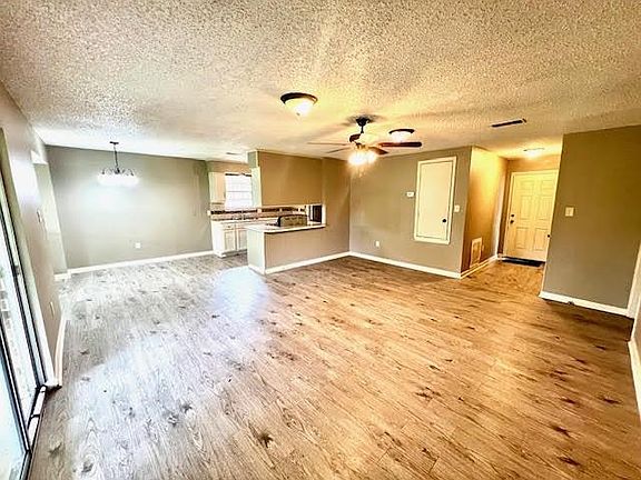 3rd image of 13932 Rampart Ct