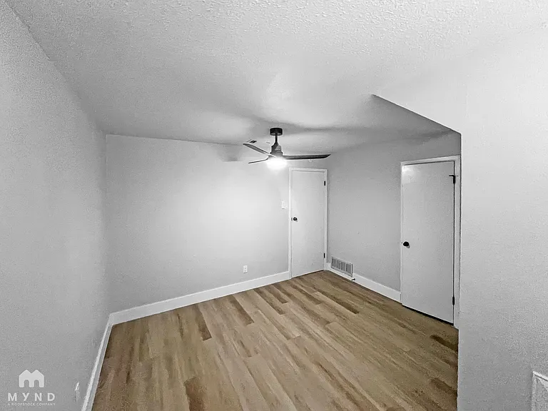 1215 Spring Lake Dr — Photo 33