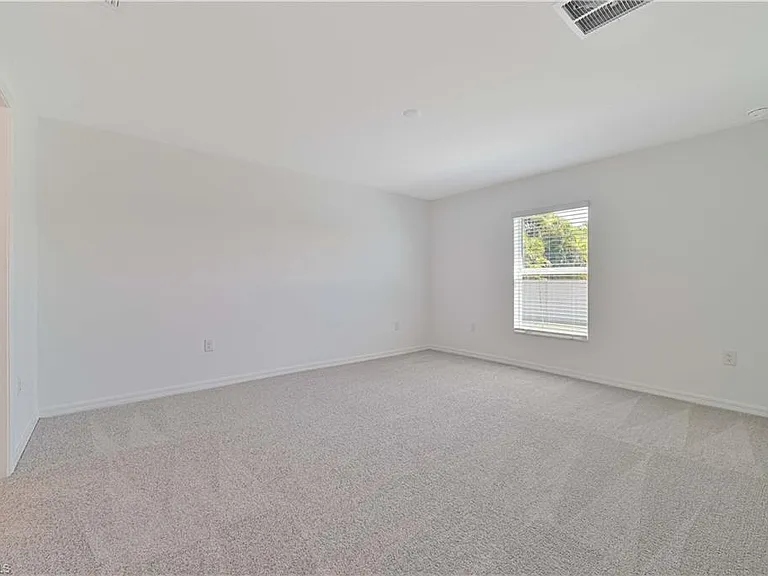 2901 SW 18th Pl — Photo 8