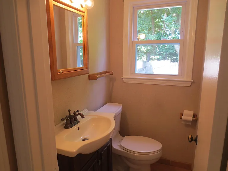 5 Pine St #B — Photo 9