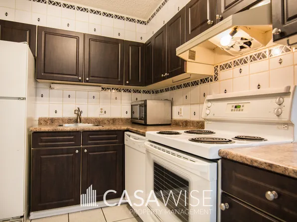 10149 Saskatchewan Dr NW #207, Edmonton, AB T6E 6B6