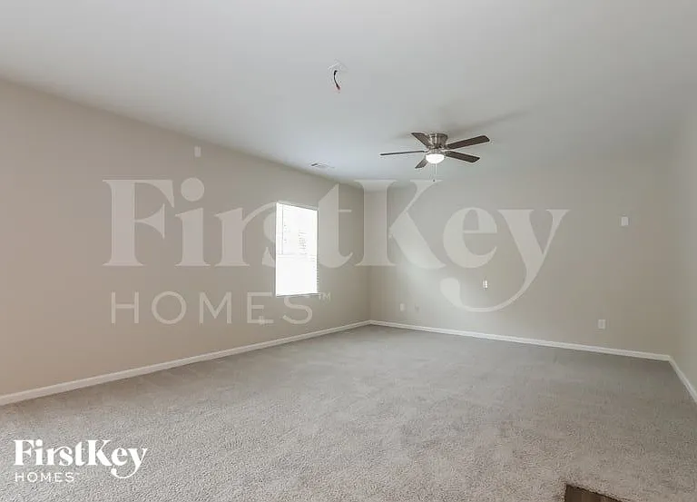 1193 Hudson Ct — Photo 3