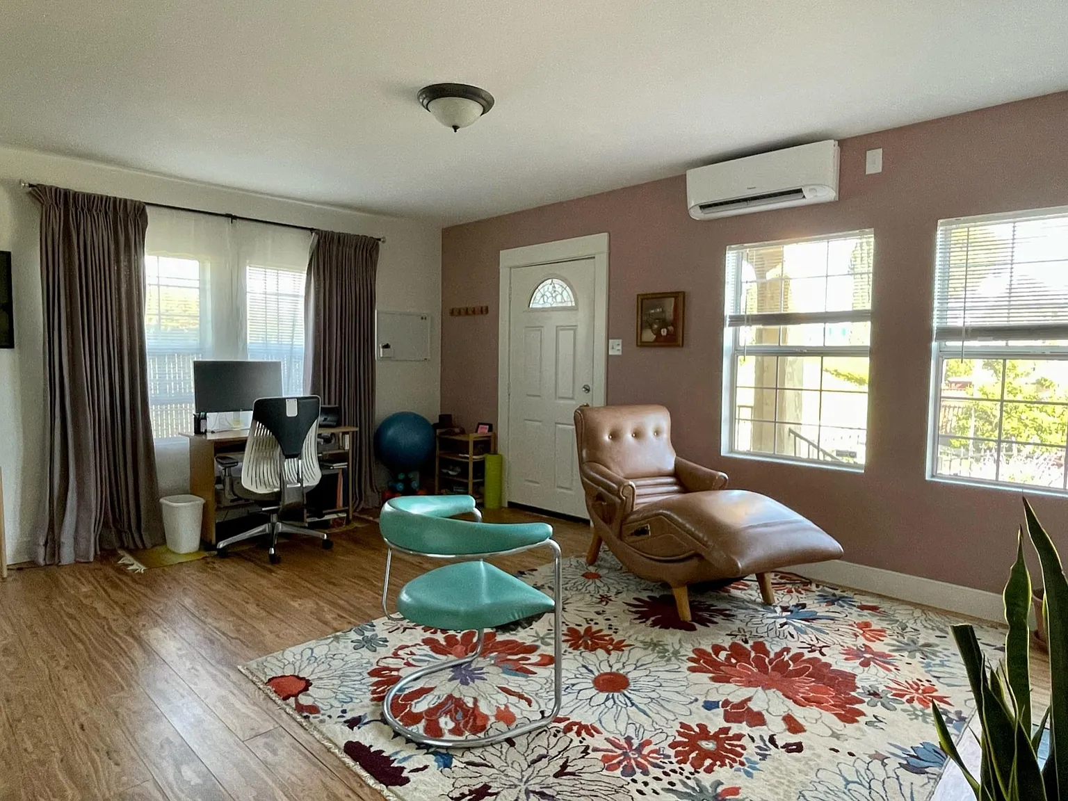 1143 S Muirfield Rd — Photo 2