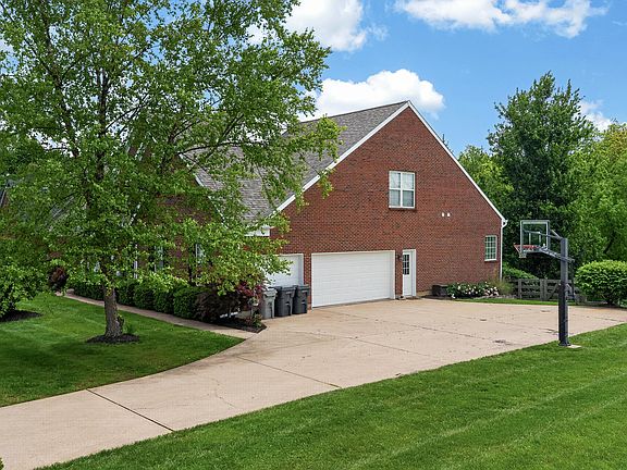 4th image of 570 Savannah Dr
